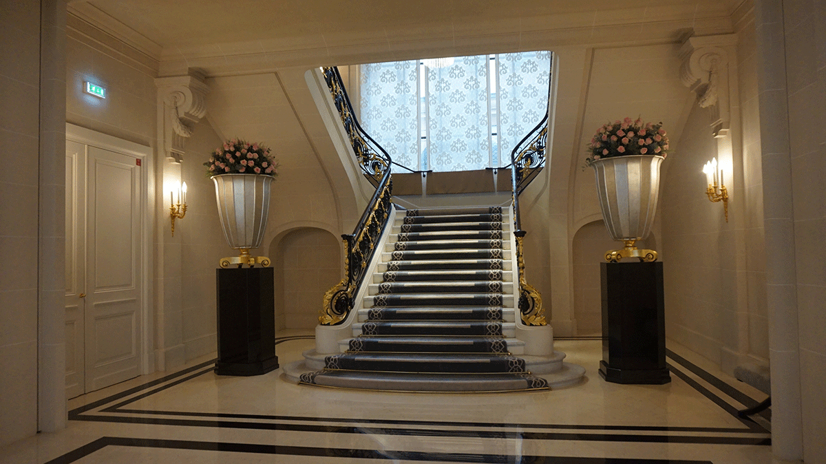 peninsula-escalier
