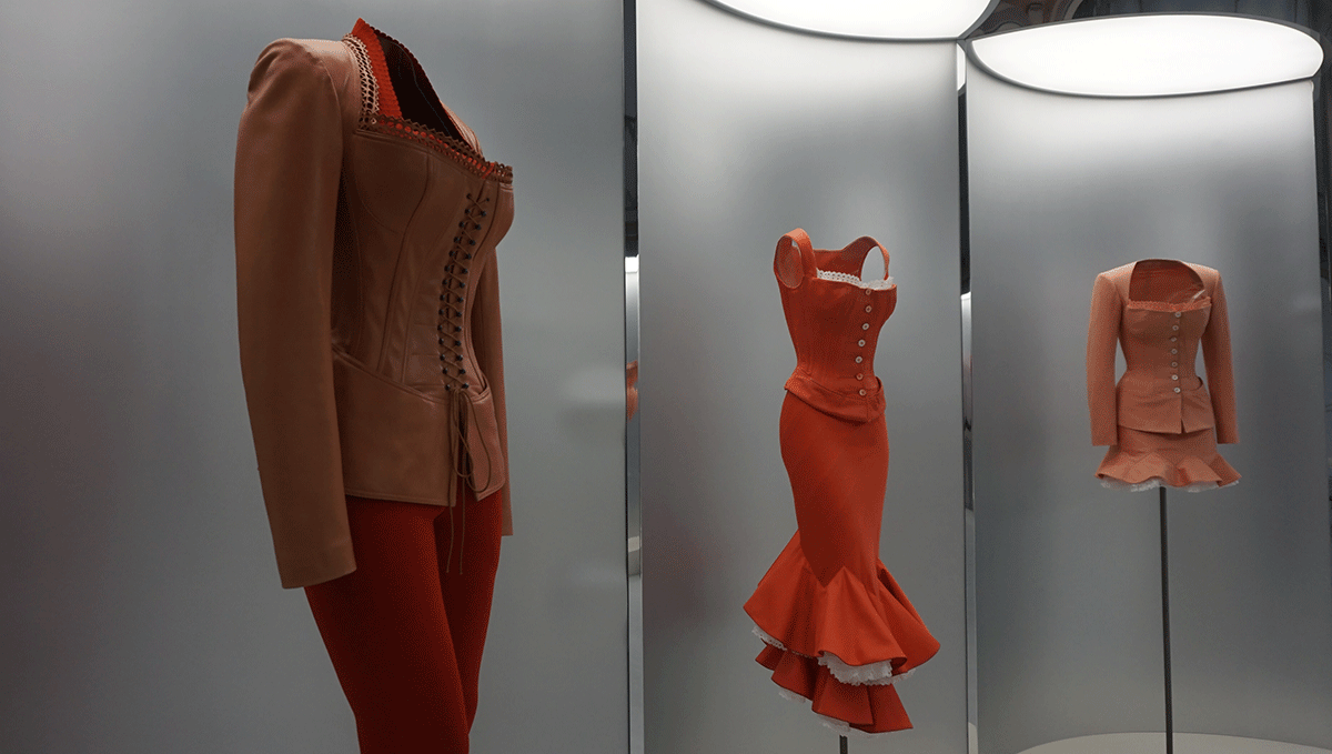 Exposição na semana de moda em Paris 