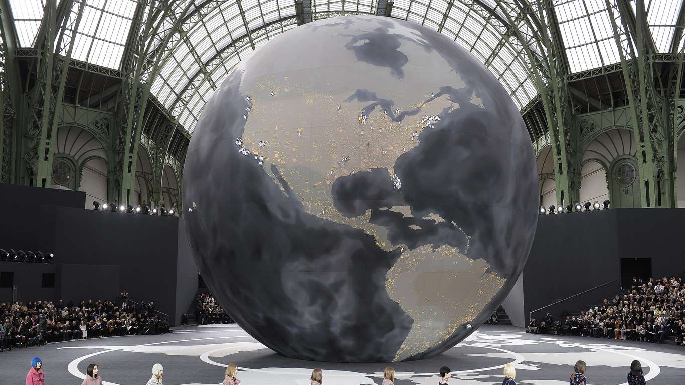 Morre Lagerfeld estilista da Chanel